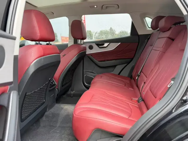 Hongqi HS5 — Фото автомобиля 9