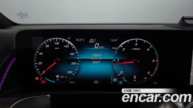 Mercedes-Benz GLB-Class — Фото автомобиля 8