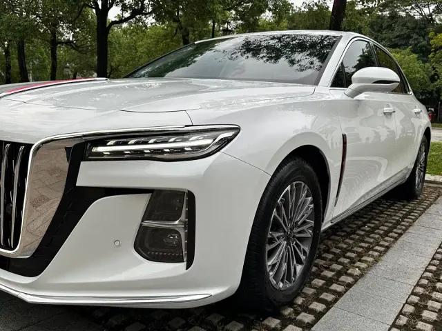 Hongqi H5 — Фото автомобиля 7