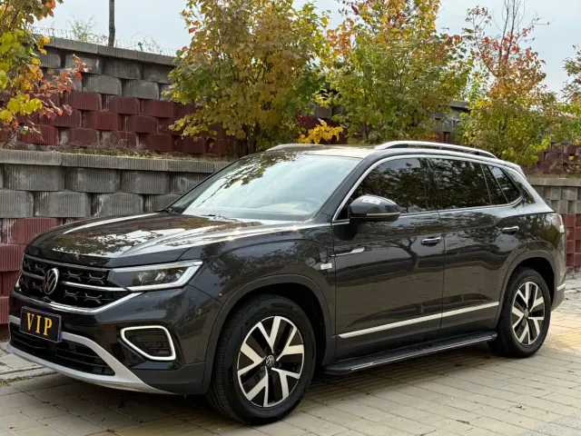 Фотография автомобиля — Volkswagen Tayron