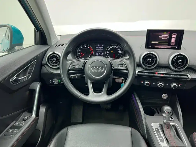 Audi Q2L — Фото автомобиля 18