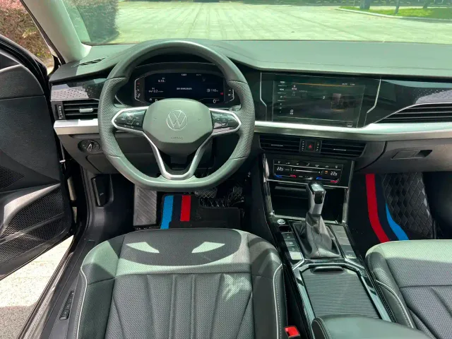 Volkswagen Passat — Фото автомобиля 5