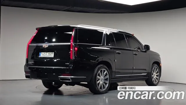 Cadillac Escalade — Фото автомобиля 2