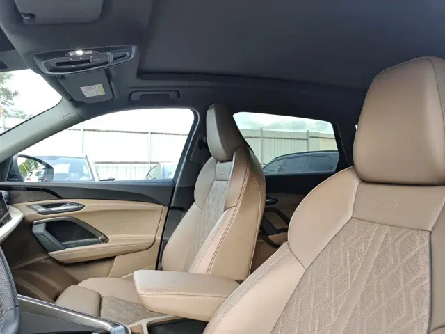 Audi Q5L — Фото автомобиля 11