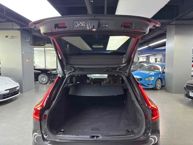 Volvo V90 — Фото автомобиля 14