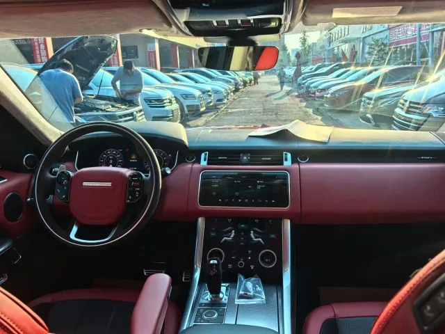 Land Rover Range Rover Sport — Фото автомобиля 10