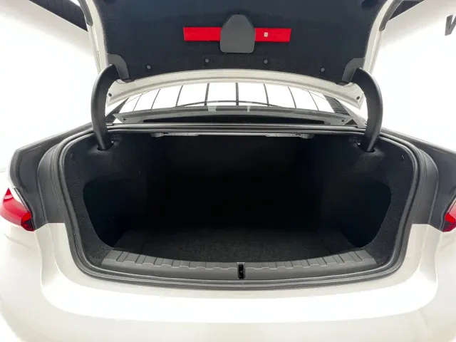 BMW 3 Series — Фото автомобиля 16