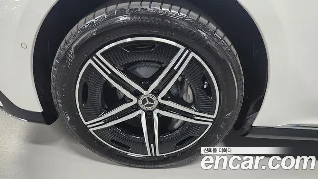 Mercedes-Benz EQE V295 — Фото автомобиля 5