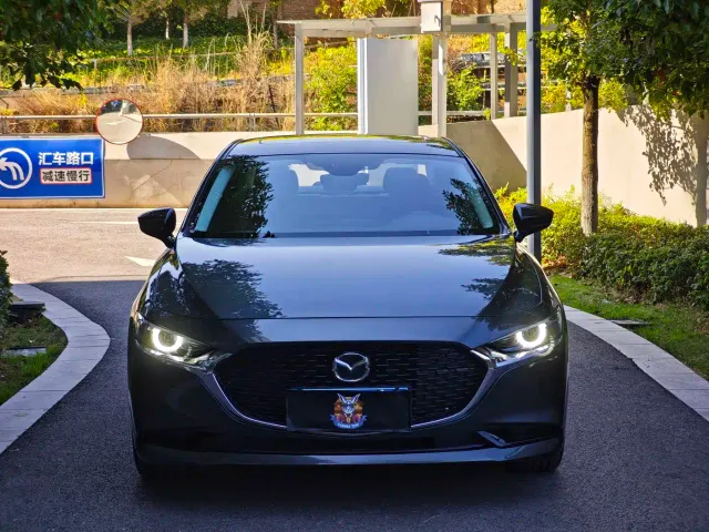 Mazda Axela — Фото автомобиля 2