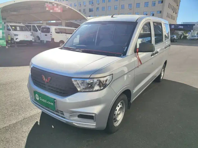 Фотография автомобиля — Wuling Hongguang V