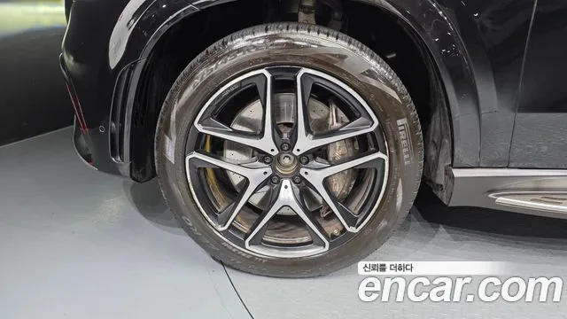 Mercedes-Benz GLE-Class — Фото автомобиля 2