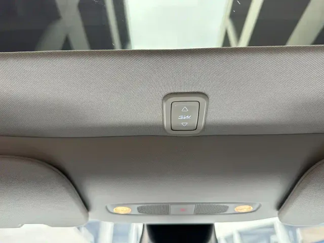 Tesla Model Y — Фото автомобиля 15