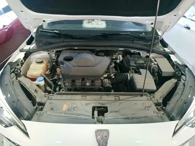 Roewe i5 — Фото автомобиля 19