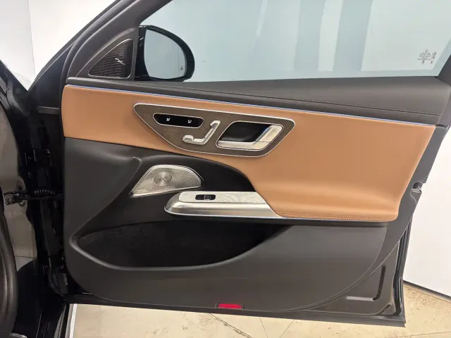 Mercedes-Benz E-Class — Фото автомобиля 23