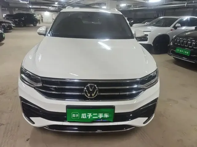 Volkswagen Tiguan L — Фото автомобиля 2