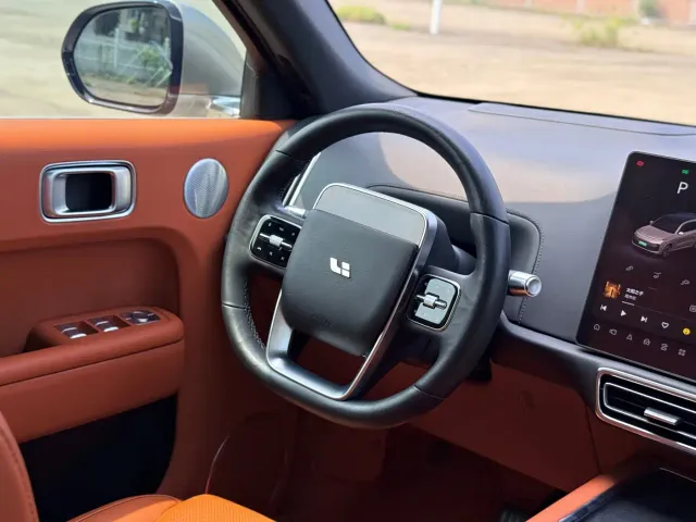 Li Auto L9 — Фото автомобиля 12