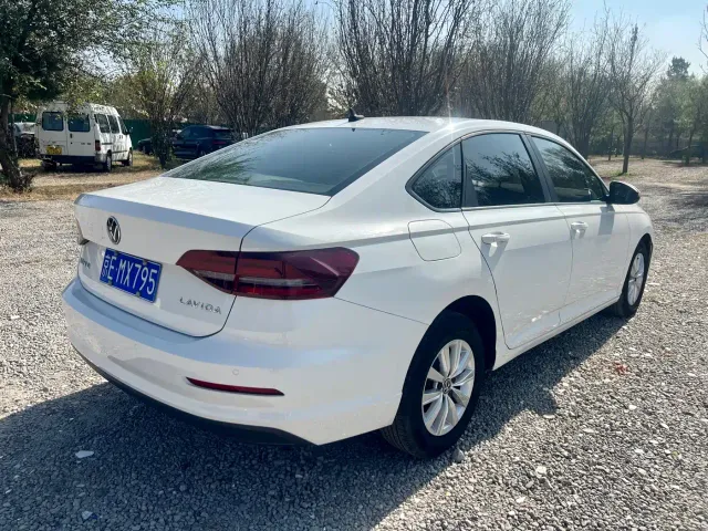 Volkswagen Lavida — Фото автомобиля 5