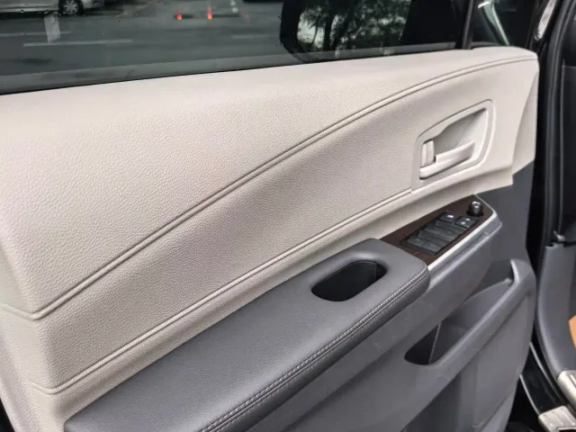 Toyota Sienna — Фото автомобиля 11