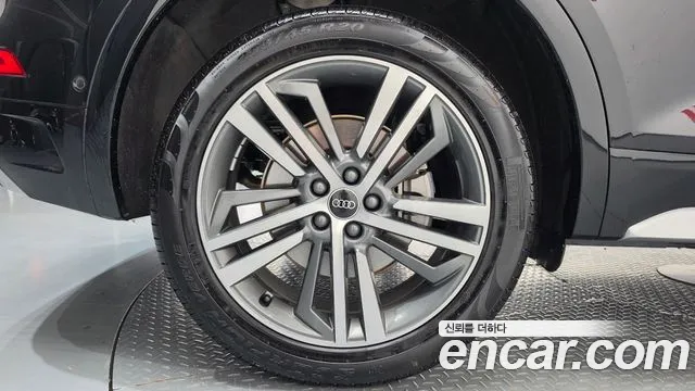 Audi Q5 FY — Фото автомобиля 5