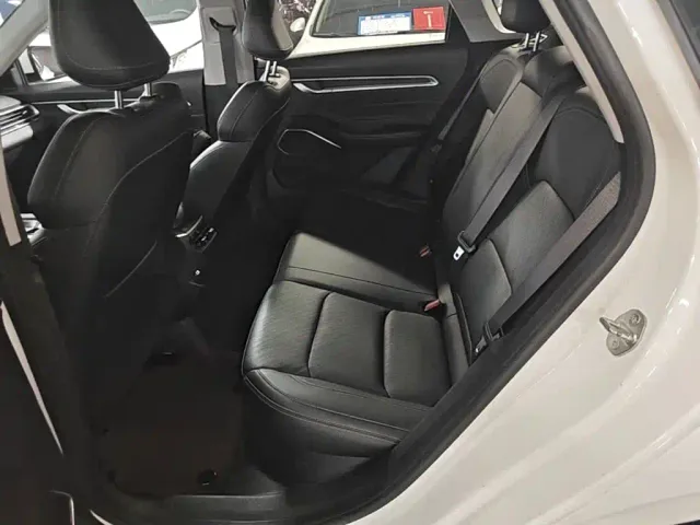Geely Emgrand — Фото автомобиля 16