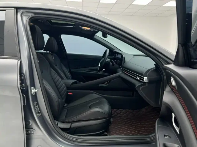 Hyundai Elantra — Фото автомобиля 22