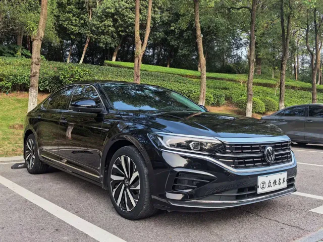 Volkswagen Passat — Фото автомобиля 3