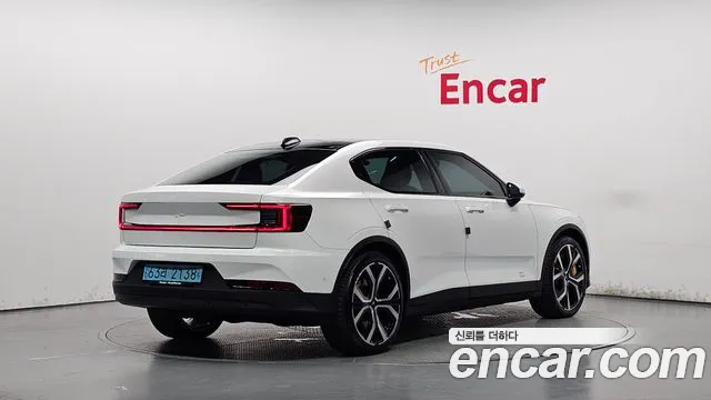 Polestar 2 — Фото автомобиля 2