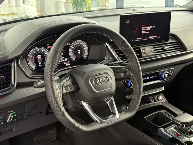 Audi Q5L — Фото автомобиля 8