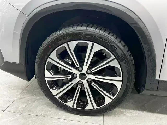 Geely Haoyue L — Фото автомобиля 26