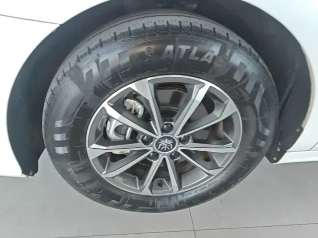 BYD Qin PLUS — Фото автомобиля 22