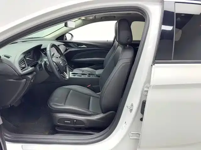 Buick Regal — Фото автомобиля 5