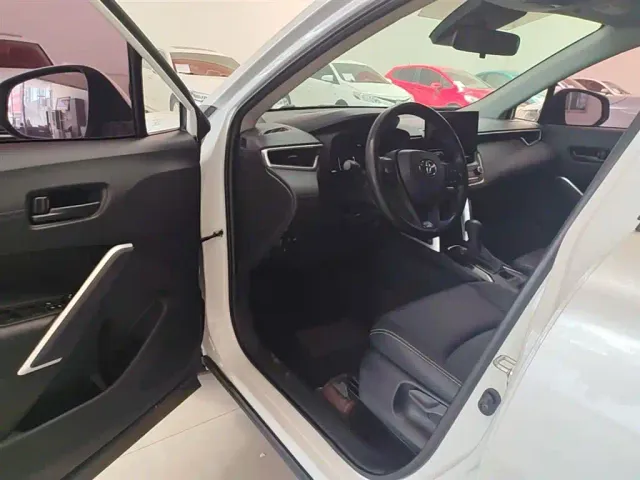 Toyota Corolla Cross — Фото автомобиля 15