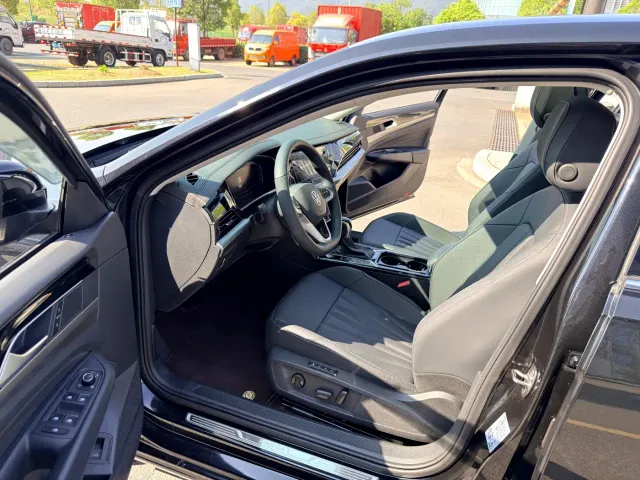 Volkswagen Passat — Фото автомобиля 8