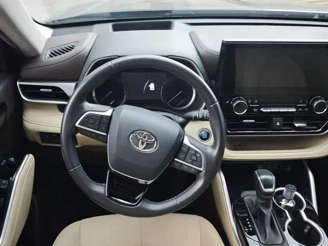 Toyota Highlander — Фото автомобиля 14