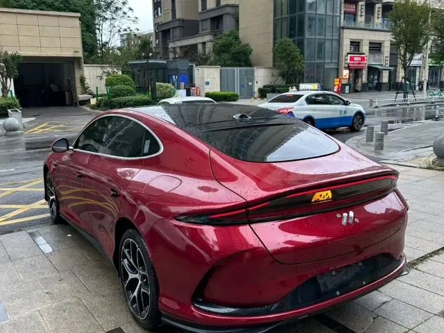IM Motors L6 — Фото автомобиля 7