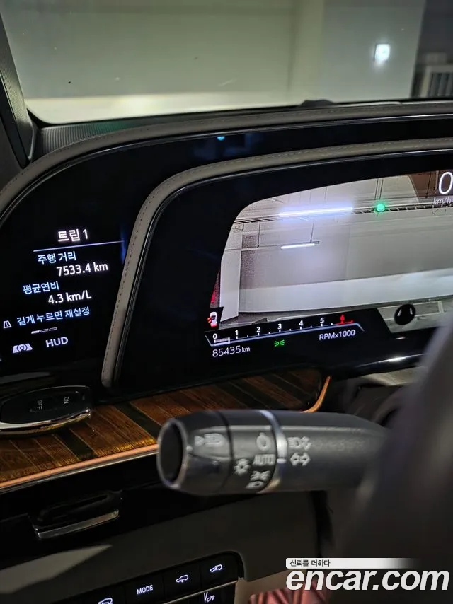 Cadillac Escalade Generation 5 — Фото автомобиля 18