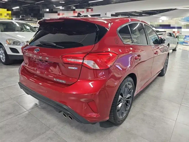 Ford Focus — Фото автомобиля 6