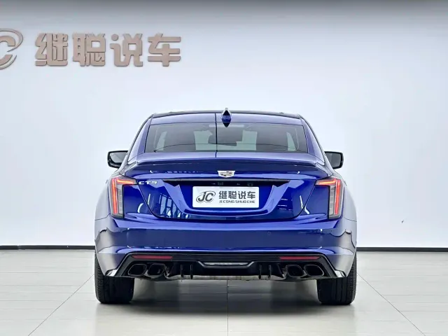 Cadillac CT5 — Фото автомобиля 10