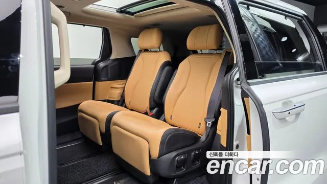 Kia Carnival Generation 4 — Фото автомобиля 12
