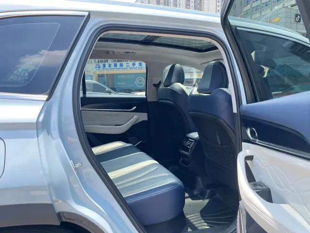 Geely Xingyue L — Фото автомобиля 12