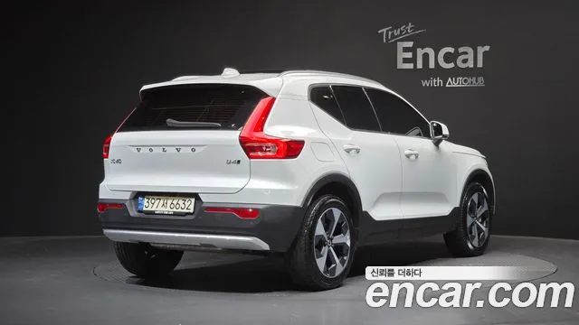 Вольво XC40 B4 Ultimate Bright — Фото автомобиля 2