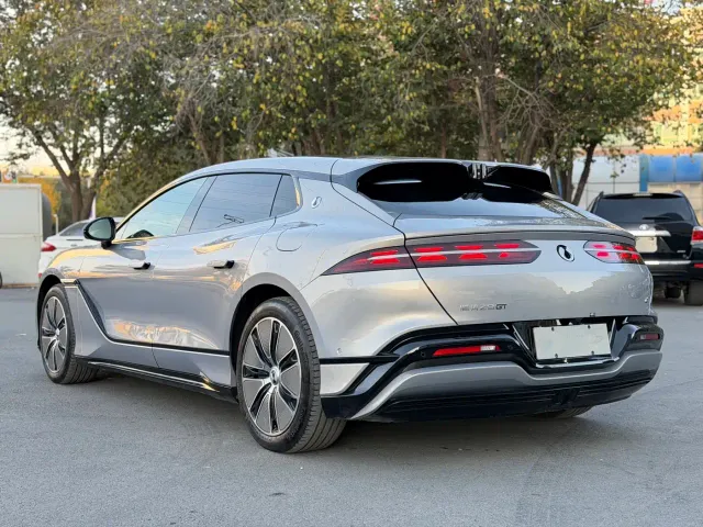 Denza Z9GT — Фото автомобиля 12