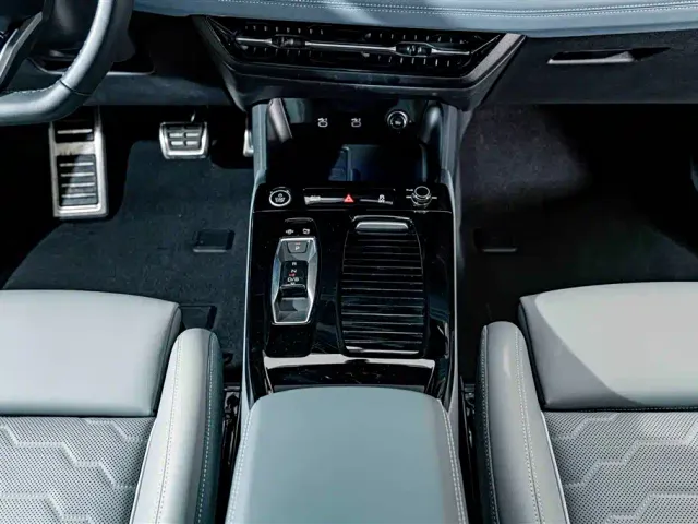 Audi Q6L Sportback e-tron — Фото автомобиля 14