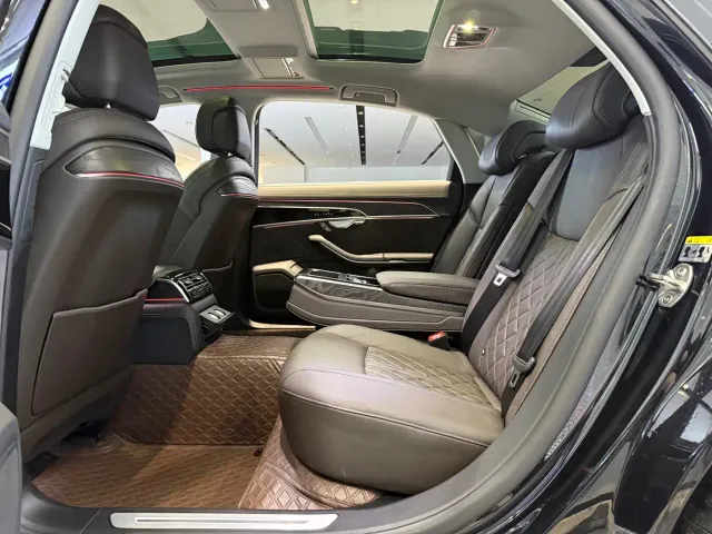 Audi A8 — Фото автомобиля 12