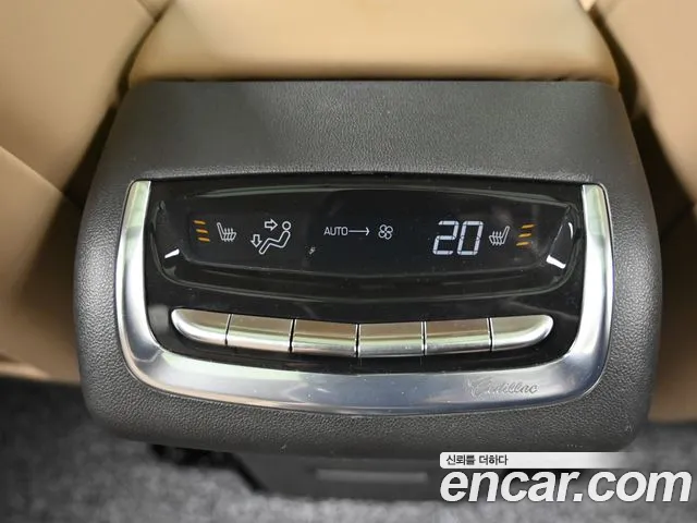 Cadillac XT6 — Фото автомобиля 16