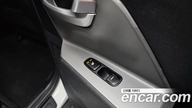 Kia Niro — Фото автомобиля 25