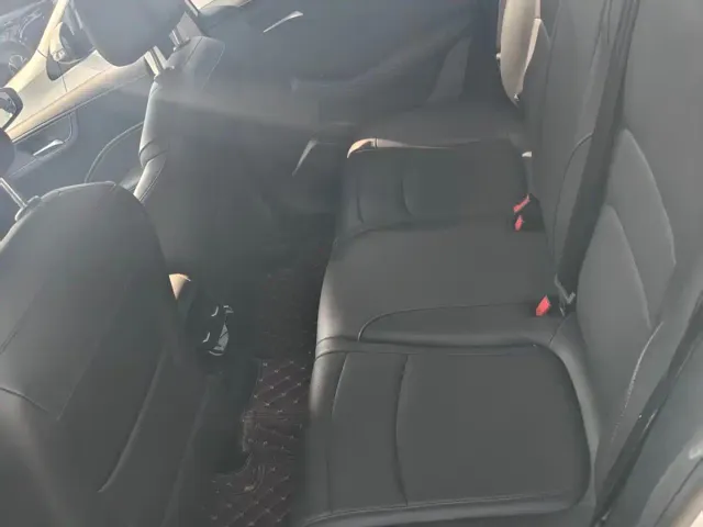 Roewe i5 — Фото автомобиля 5