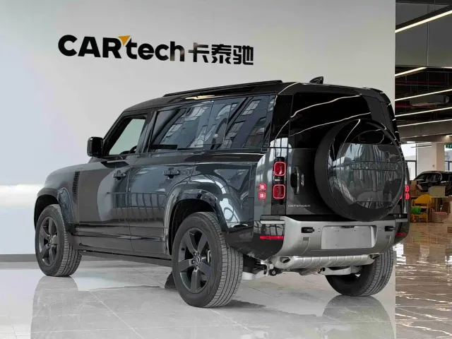 Land Rover Defender — Фото автомобиля 6