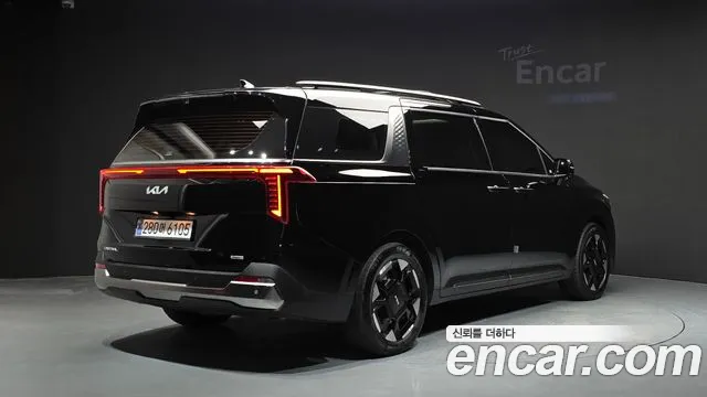 Kia Carnival Generation 4 — Фото автомобиля 2
