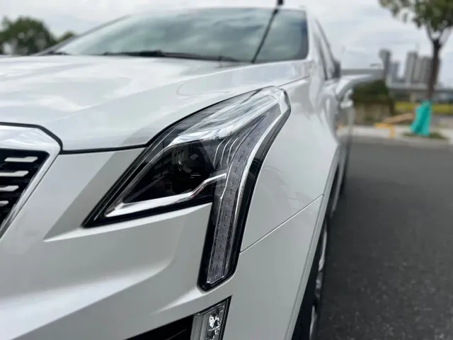 Cadillac XT5 — Фото автомобиля 9